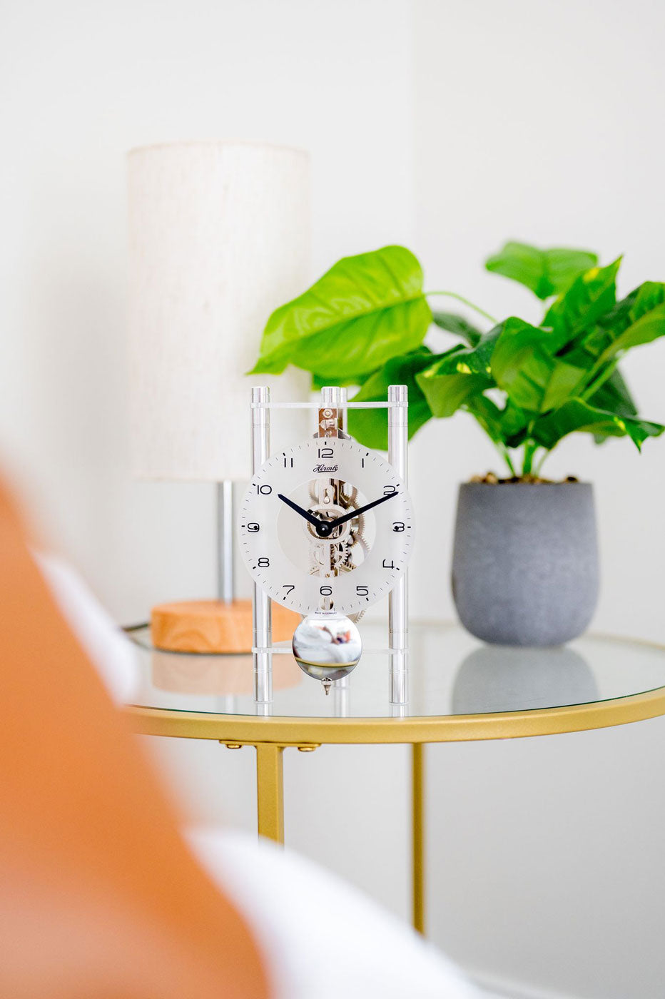 Tischuhr Aluminium Skelettuhrwerk - Hermle Modell: 23025-X40721