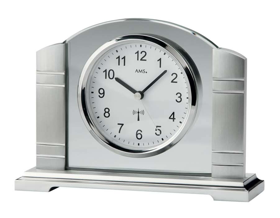 AMS Tischuhr 10 cm Ø Metall • Funkgesteuert • Modernes Design