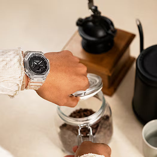 Casio G-Shock GA-2100SKE-7AER Herren Uhr • Carbon Core Guard • Weltzeit