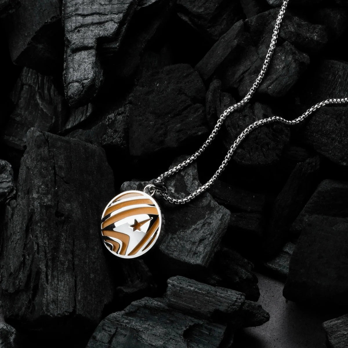 Holzkern Command Halskette Jade/Silber