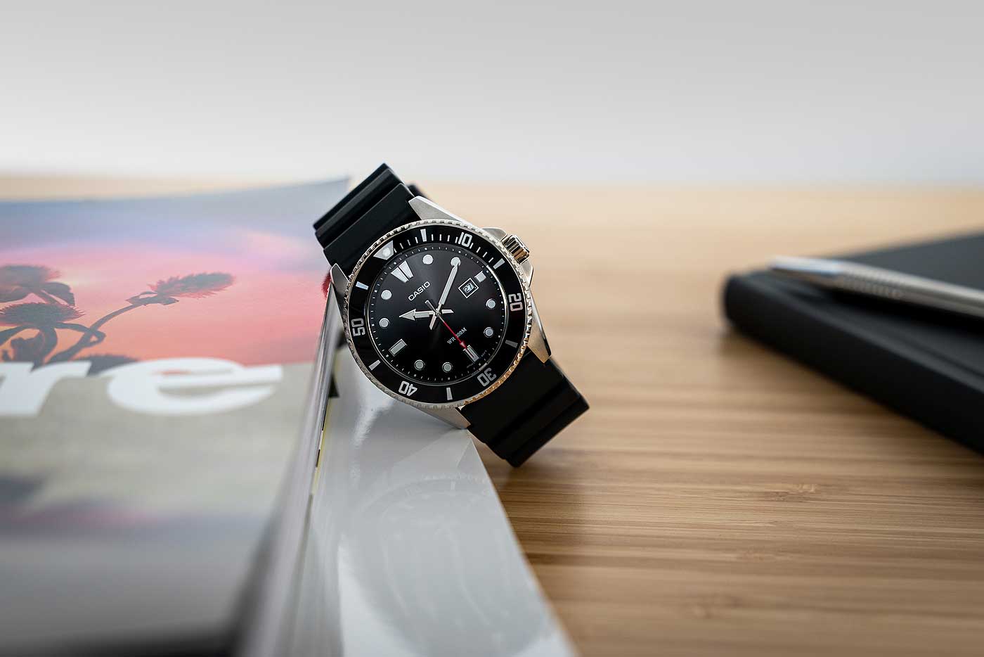 Casio Collection MDV-107-1A1VEF Men's Watch • 20 bar Water Resistance • Classic Diver Design