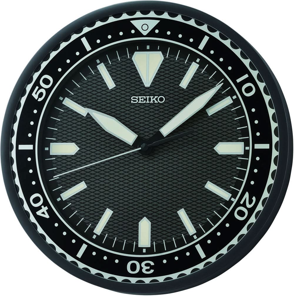 Seiko Wall Clock 30x30x4.5 cm Plastic • Silent Quartz Movement • Luminous Hands