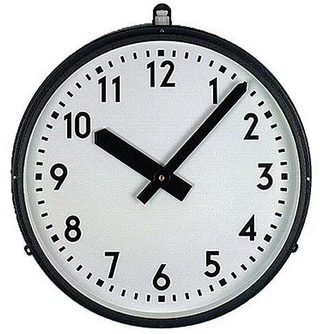 GER-Technik Wanduhr 30 cm Ø Metall • Präzise Funkzeit • Robustes Design