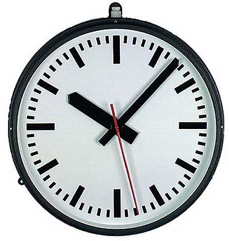 GER-Technik Wanduhr 60 cm Ø Metall • Funkgesteuert • Robustes Gehäuse