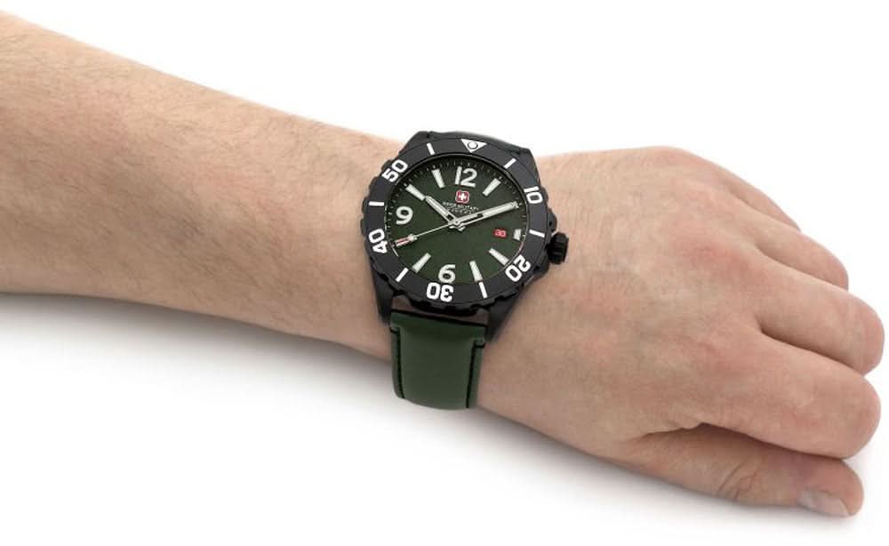 Swiss Military by Hanowa Carbon Peak SMWGB0000251 Herren Uhr • Saphirglas • Präzises Quarzwerk