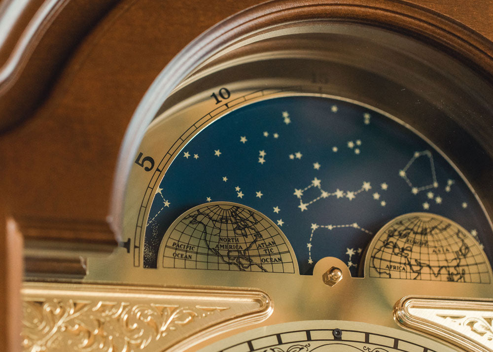 Hermle Standuhr 206x61x33 cm Holz • Mechanisches 8-Tage Uhrwerk • Dreifach-Schlagwerk