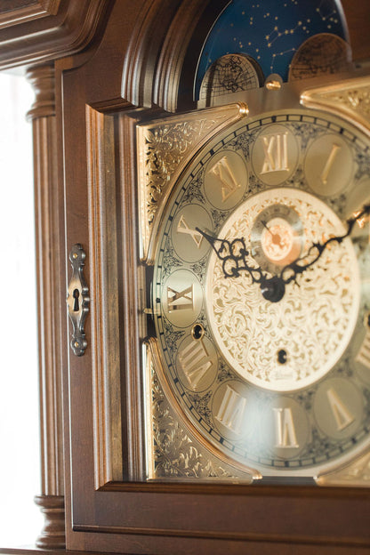 Hermle Standuhr 206x61x33 cm Holz • Mechanisches 8-Tage Uhrwerk • Dreifach-Schlagwerk