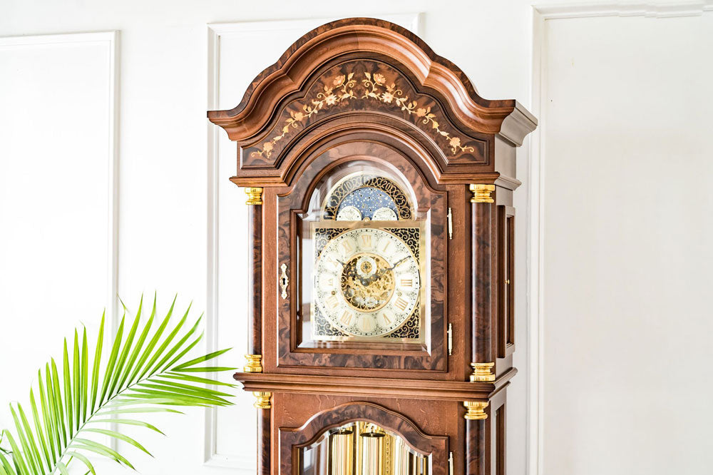 Hermle Standuhr 220x71x36 cm Holz • Kabelzugwerk • Dreifach-Glockenspiel