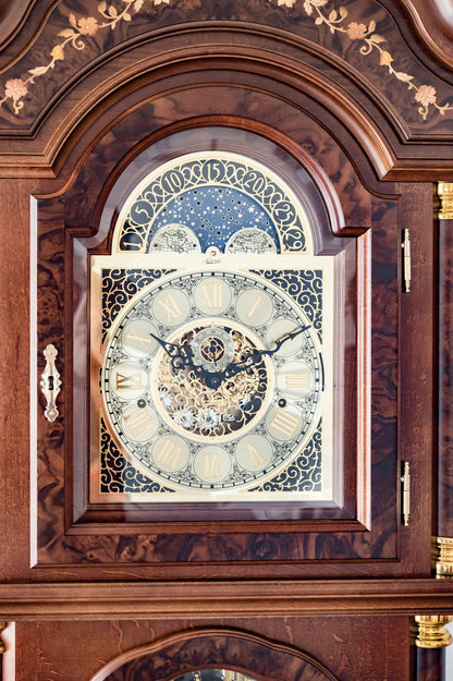 Hermle Standuhr 220x71x36 cm Holz • Kabelzugwerk • Dreifach-Glockenspiel