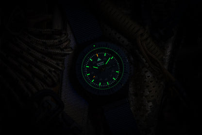 Traser P69 Black Stealth 109856 Herren Uhr • Swiss Made Quarz • Saphirglas