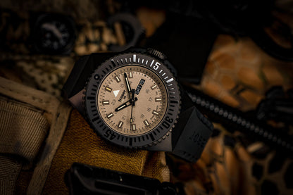 Traser P69 Black Stealth 109861 Herren Uhr • Swiss Made Quarzwerk • Saphirglas