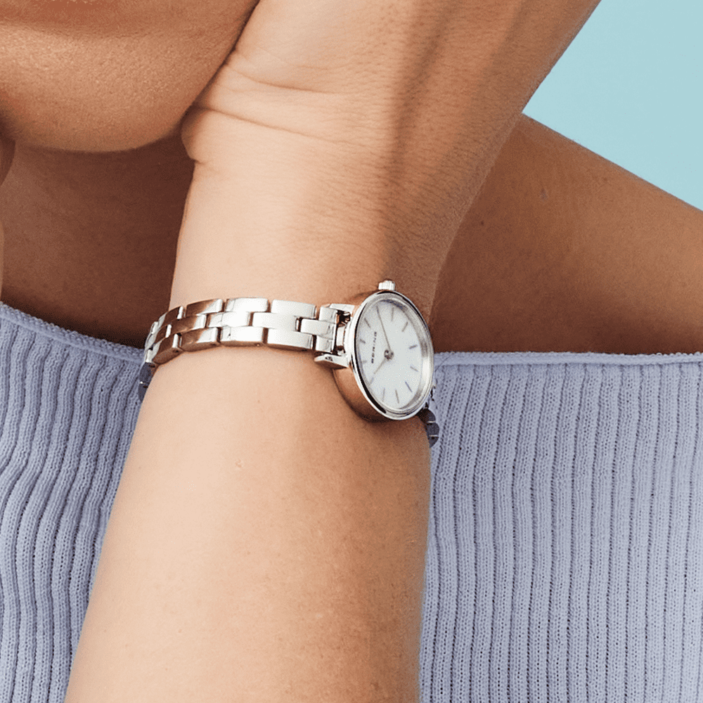 Bering Classic 11022-704 Women's Watch • Scratch-resistant sapphire crystal • Mother-of-pearl dial