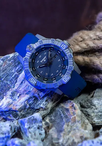 Traser P99 T Tactical 110667 Men's Watch • trigalight® • Titanium