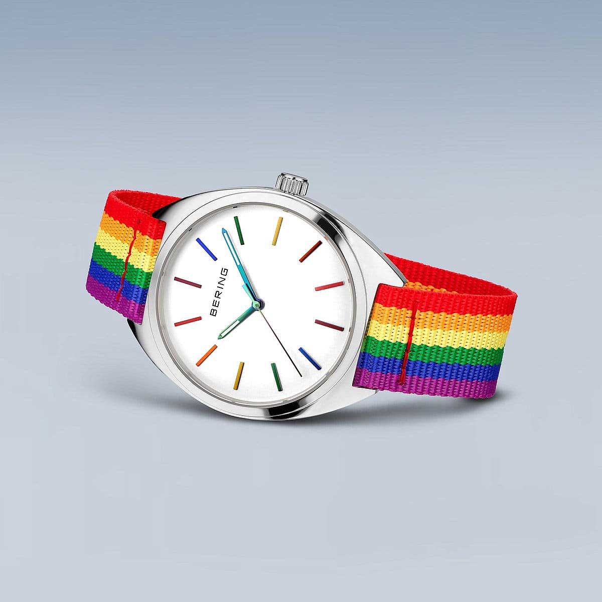 Bering Freedom 127220-40-004 Uhr • Kratzfestes Saphirglas • Feines Milanaise-Armband