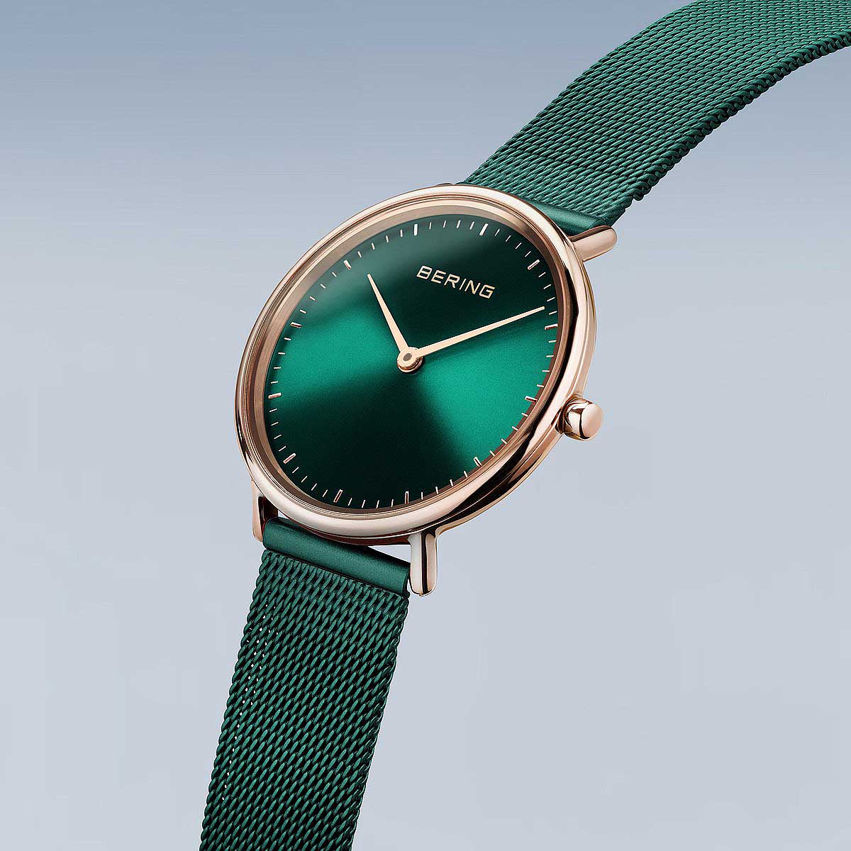 Bering Ultra Slim 15729-868 Damenuhr • Kratzfestes Saphirglas • Feines Milanaise-Armband