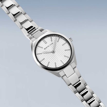 Bering Ultra Slim 17231-700 Damenuhr • Kratzfestes Saphirglas • Flaches Design