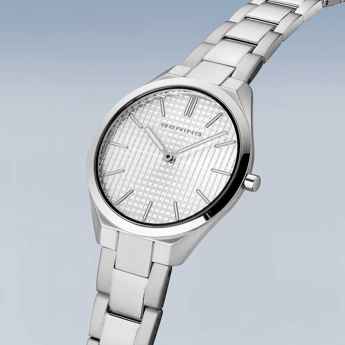 Bering Ultra Slim 17231-700 Damenuhr • Kratzfestes Saphirglas • Flaches Design