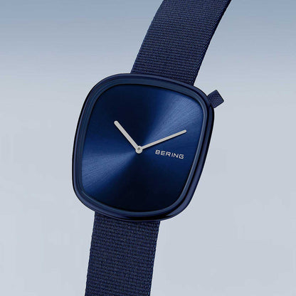 Bering Pebble 18040-397 Damenuhr • Kratzfestes Saphirglas • Flaches, dänisches Design