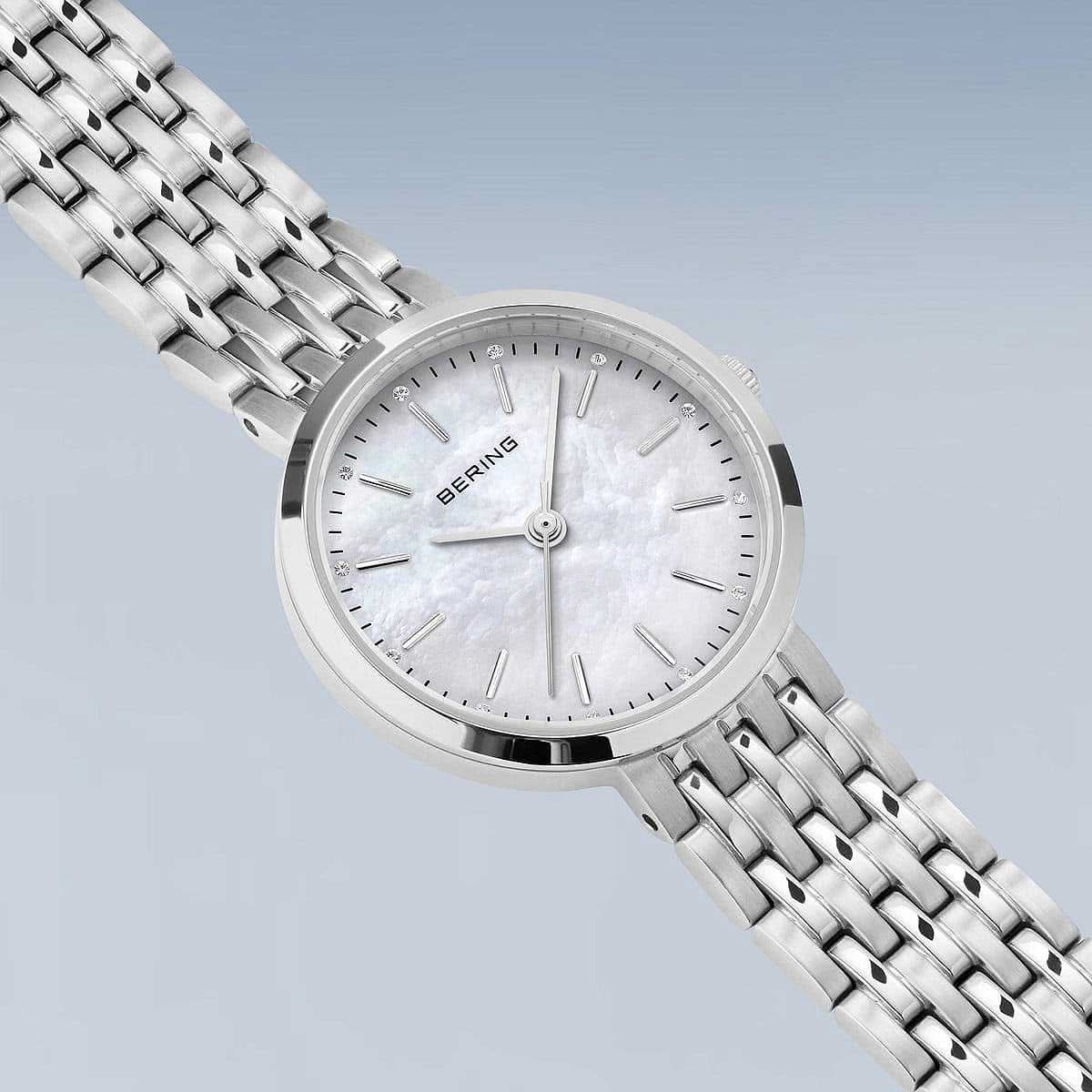 Bering Classic 19126-700 Damenuhr • Kratzfestes Saphirglas • Perlmutt-Zifferblatt