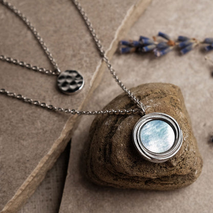 Zendala Layering Necklace Mother-of-Pearl/Silver - Holzkern Model: Jewelry