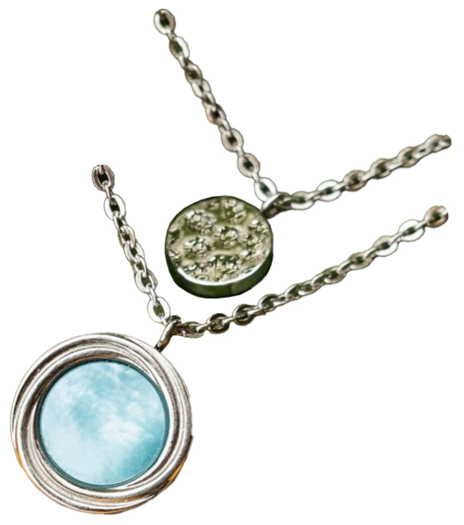 Zendala Layering Necklace Mother-of-Pearl/Silver - Holzkern Model: Jewelry
