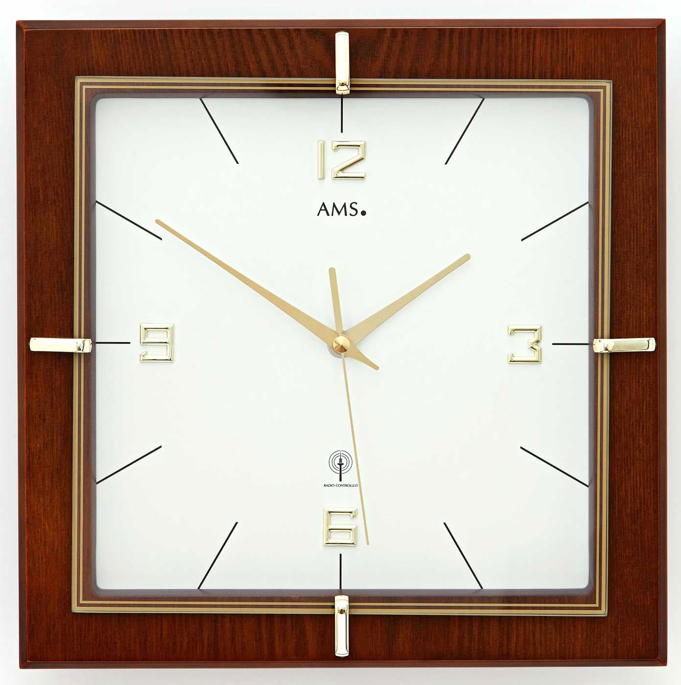 AMS Wall Clock 29x29x5 cm Walnut • Modern Design • Radio-Controlled
