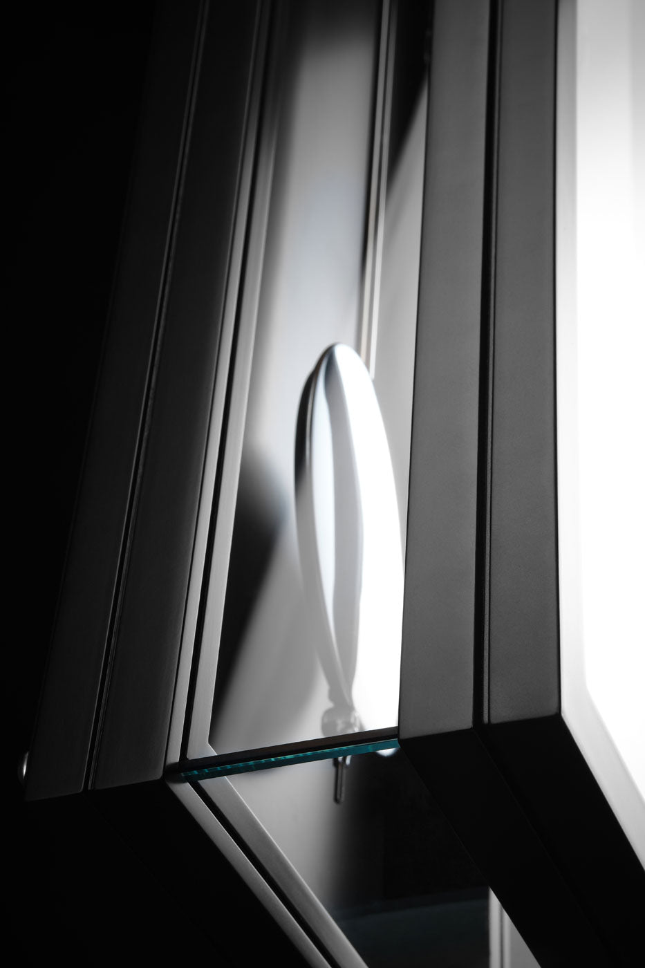 Hermle Wanduhr 86x23x13 cm Holz • Modernes Design • Präzisionsuhrwerk