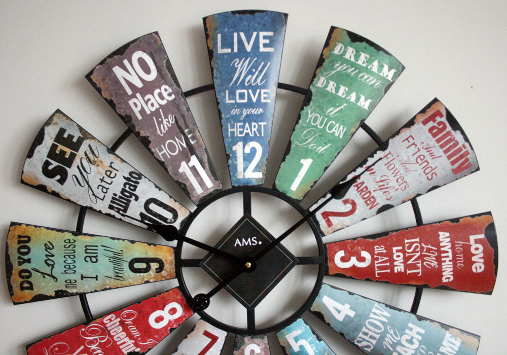 AMS Wanduhr 70x70x5 cm Metall • Leises Quarzwerk • Farbenfrohes Design