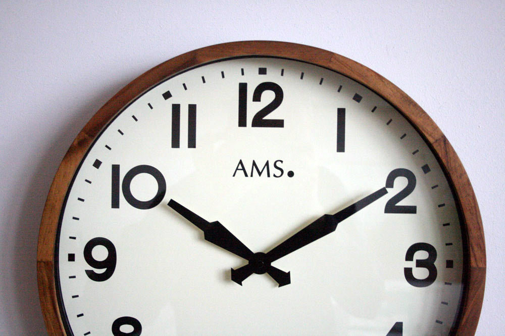 AMS Wall Clock 40 cm Ø Wood • Silent • Timeless