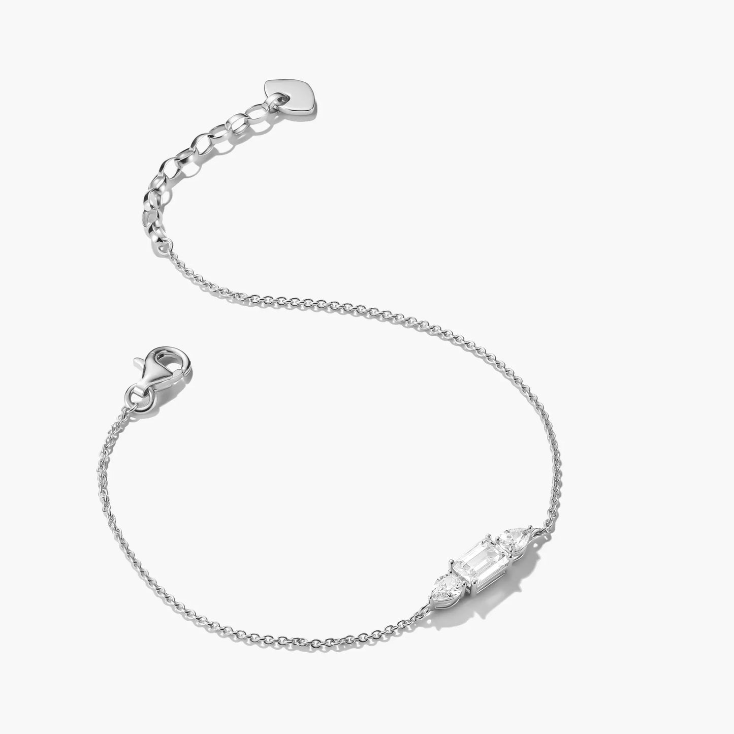 Armband mit funkelnden Zirkonia Steinen Bold Elegance Silber