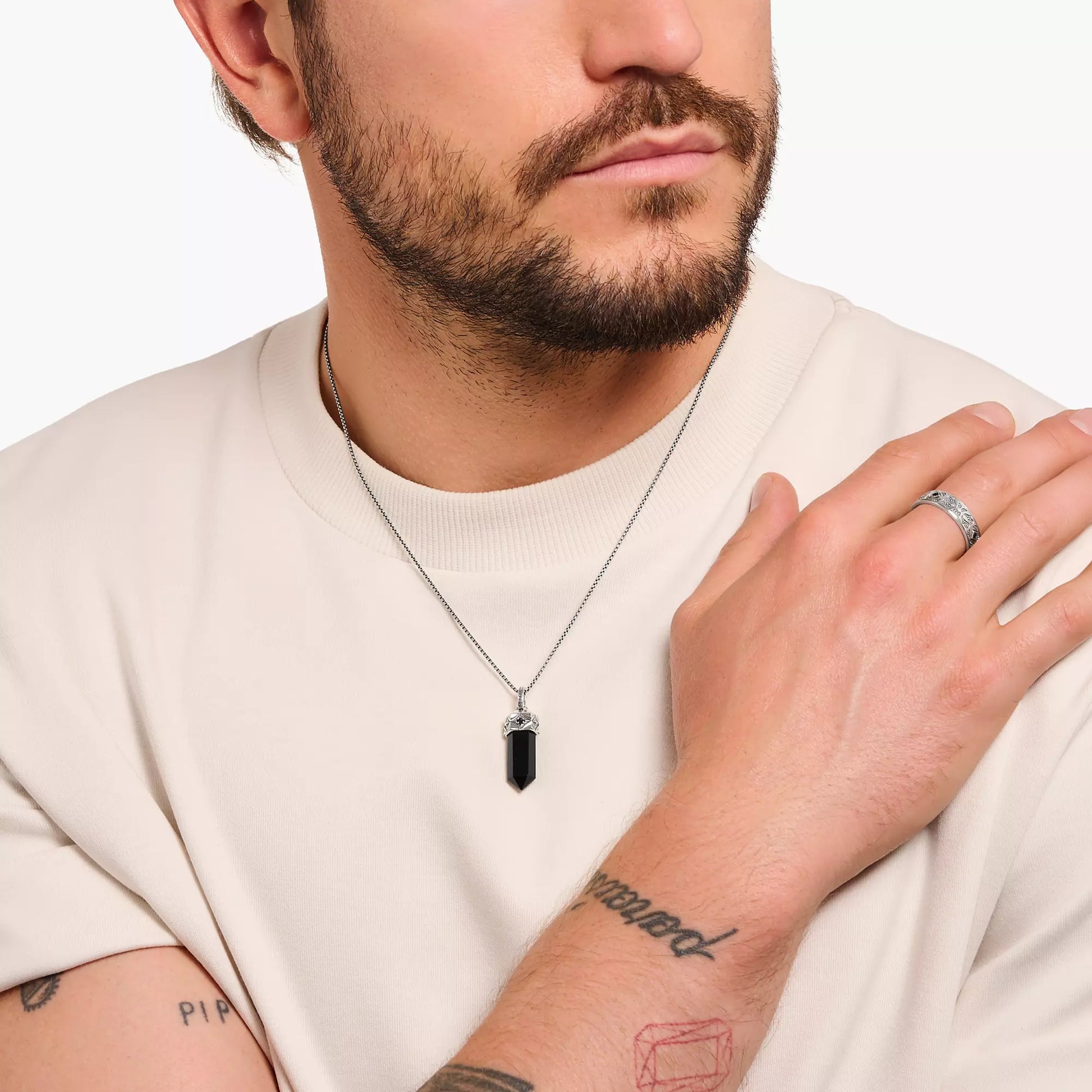 https://www.thomassabo.com/dw/image/v2/AAQY_PRD/on/demandware.static/-/Sites-ts-master-catalog/default/dwf828d676/product/P/PE/PE964/PE964-641-11_mm1.webp?sfrm=png&bgcolor=F9F7F5