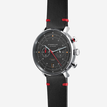 https://cdn.shopify.com/s/files/1/2384/2637/files/S01-HCN03-VI29_HamburgChronoEditionNeuwerkschwarzsilber_Vintage20nero-rot_45grad_grau.jpg?v=1770110910