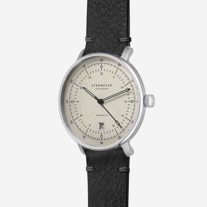 https://cdn.shopify.com/s/files/1/2384/2637/files/S02-HP26-VI15_HamburgProAutomatikalabastersilber_Vintage20nero_45grad_grau.jpg?v=1756363676
