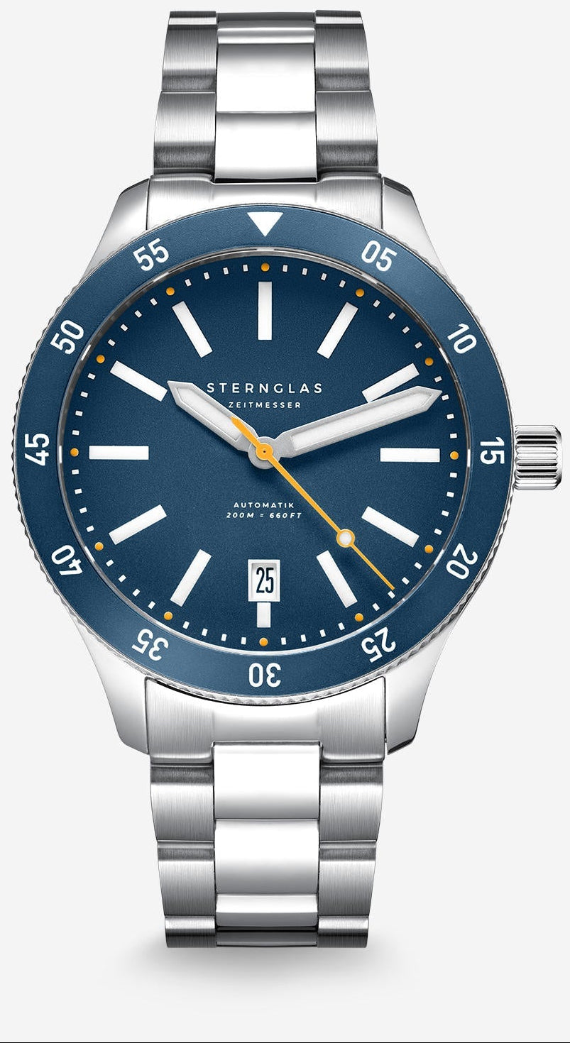 https://cdn.shopify.com/s/files/1/2384/2637/files/S02-MAK06-ME12_Marus2.0EditionKustedunkelblausilber_Metallarmband20silber_frontal_grau.jpg?v=1774258865