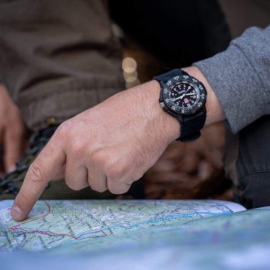 Luminox Original Navy SEAL XS.3001.F Herren Uhr • Swiss Quarz Uhrwerk • Robustes CARBONOX™ Gehäuse