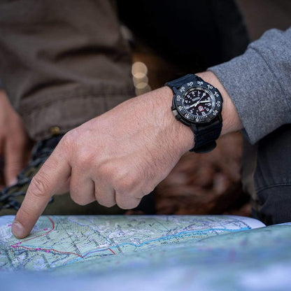 Luminox Original Navy SEAL XS.3001.F Herren Uhr • Swiss Quarz Uhrwerk • Robustes CARBONOX™ Gehäuse