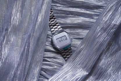 Casio Vintage A168WEM-7EF Uhr • Kultiges Retro-Design • Inkl. Stoppfunktion