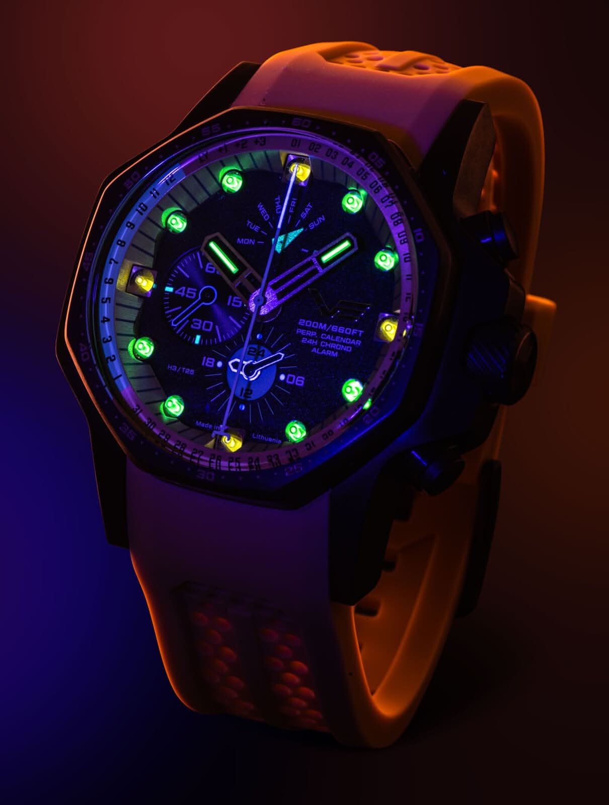Vostok Europe Atomic Age YM86-640C697 Herrenuhr • Tritium (GTLS) • Ewiger Kalender