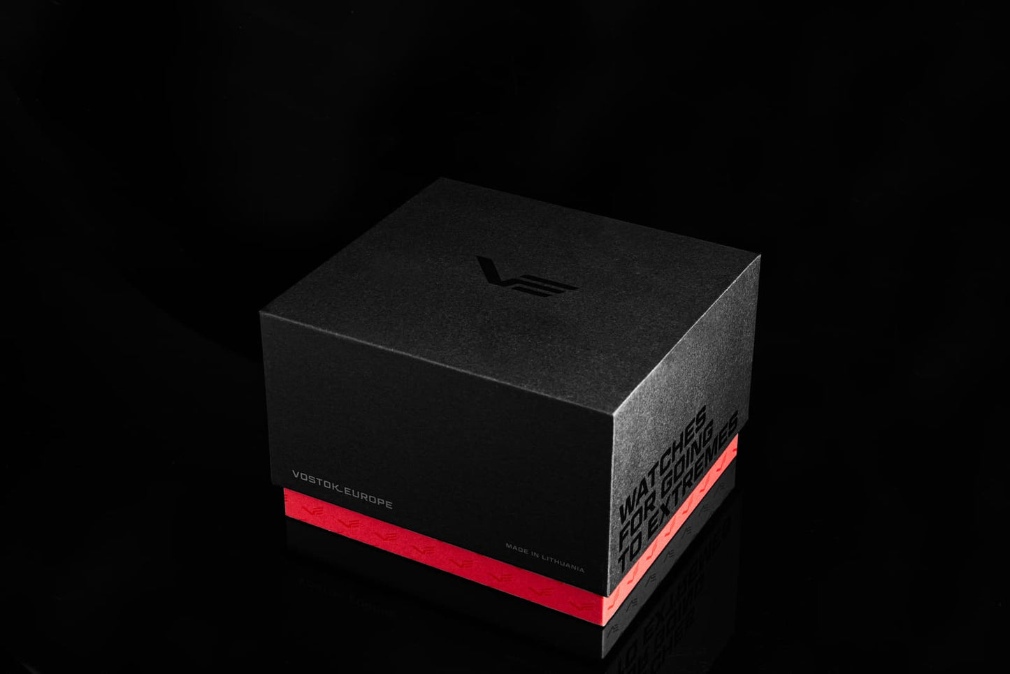 Vostok Europe Systema Periodicum VK67-650E724 Herren Uhr • Robuste 20 Bar Wasserdichtigkeit • Präzises Quarz-Chronograph Uhrwerk