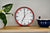 Hermle Wanduhr 30 cm Ø Edelstahl • Funkgesteuert • Zeitlos Elegant