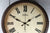 AMS Wanduhr 42x42x8 cm Metall • Geräuschloses Funkwerk • Römische Ziffern