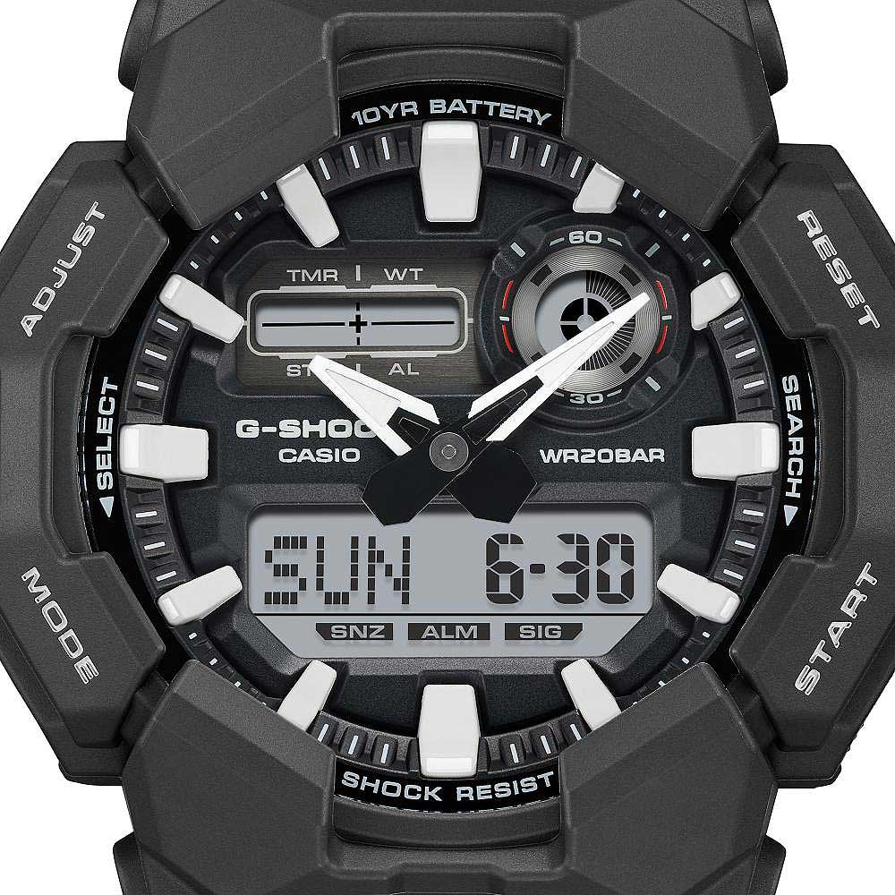 Casio G-Shock GA-010-1AER Herrenuhr • 10 Jahre Batterie • Carbon Core Guard