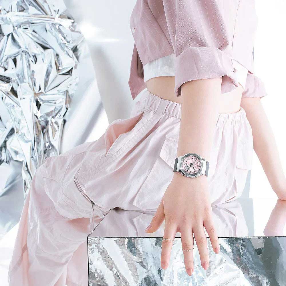 Casio G-Shock GM-S2110-4AER Damenuhr • Elegantes Metal-Cover • Stoßfest