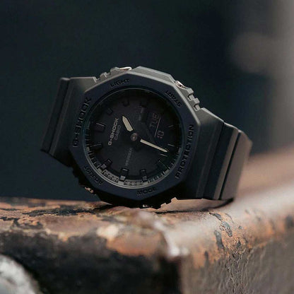 Casio G-Shock GMA-P2100BB-1AER Damenuhr • All Black • Carbon