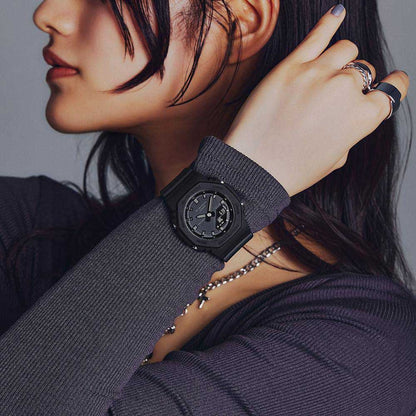 Casio G-Shock GMA-P2100BB-1AER Damenuhr • All Black • Carbon