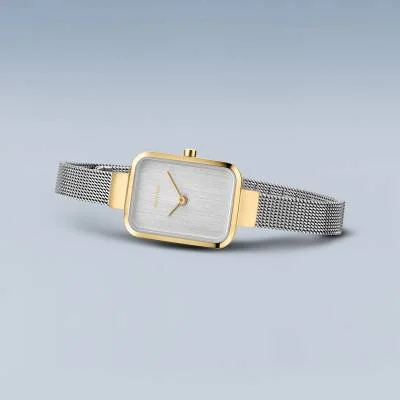 Bering Classic 14520-010 Women's Watch • Scratch-resistant sapphire crystal • Fine Milanese bracelet