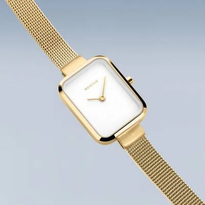 Bering Classic 14520-334 Women's Watch • Scratch-resistant sapphire crystal • Fine Milanese bracelet