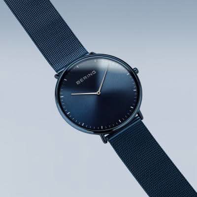 Bering Ultra Slim 15739-397 Uhr • Kratzfestes Saphirglas • Milanaise-Armband