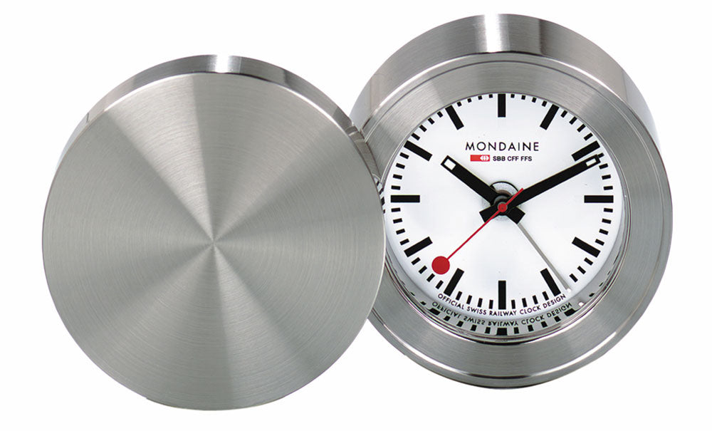 Mondaine Classic Reisewecker 5.0 cm Metall • Ikonisches Design • Präzises Quarzwerk