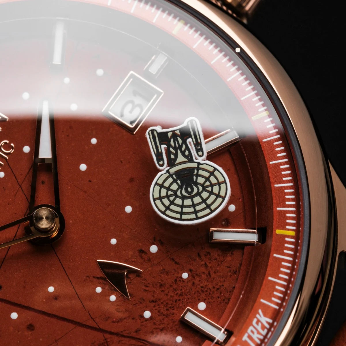 Holzkern NCC-1701 Uhr • Einzigartige Natürlichkeit • Aus Holz und Stein